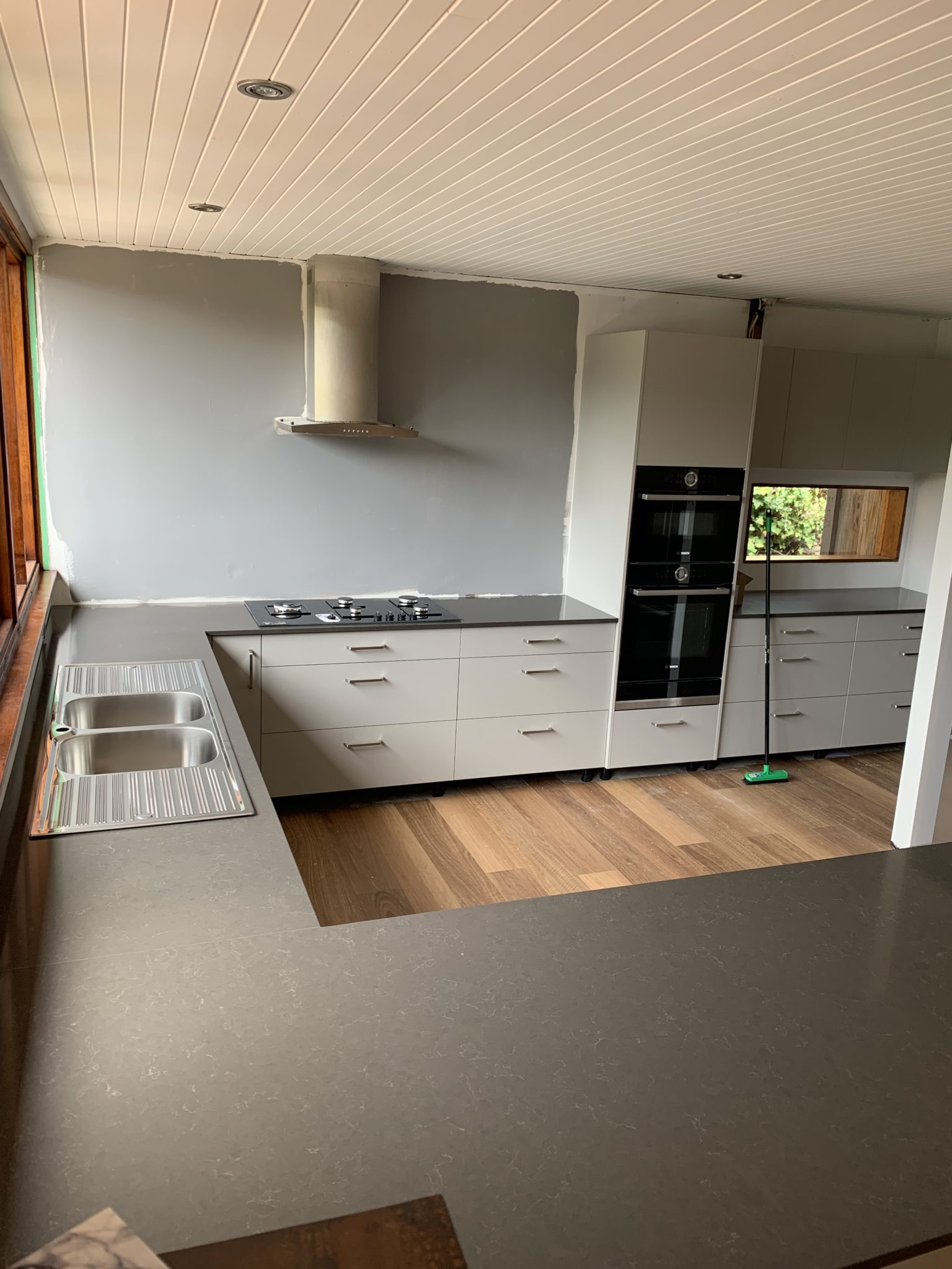 Silestone kitchen bench tops, bathrooms & flooring Heritage Stone